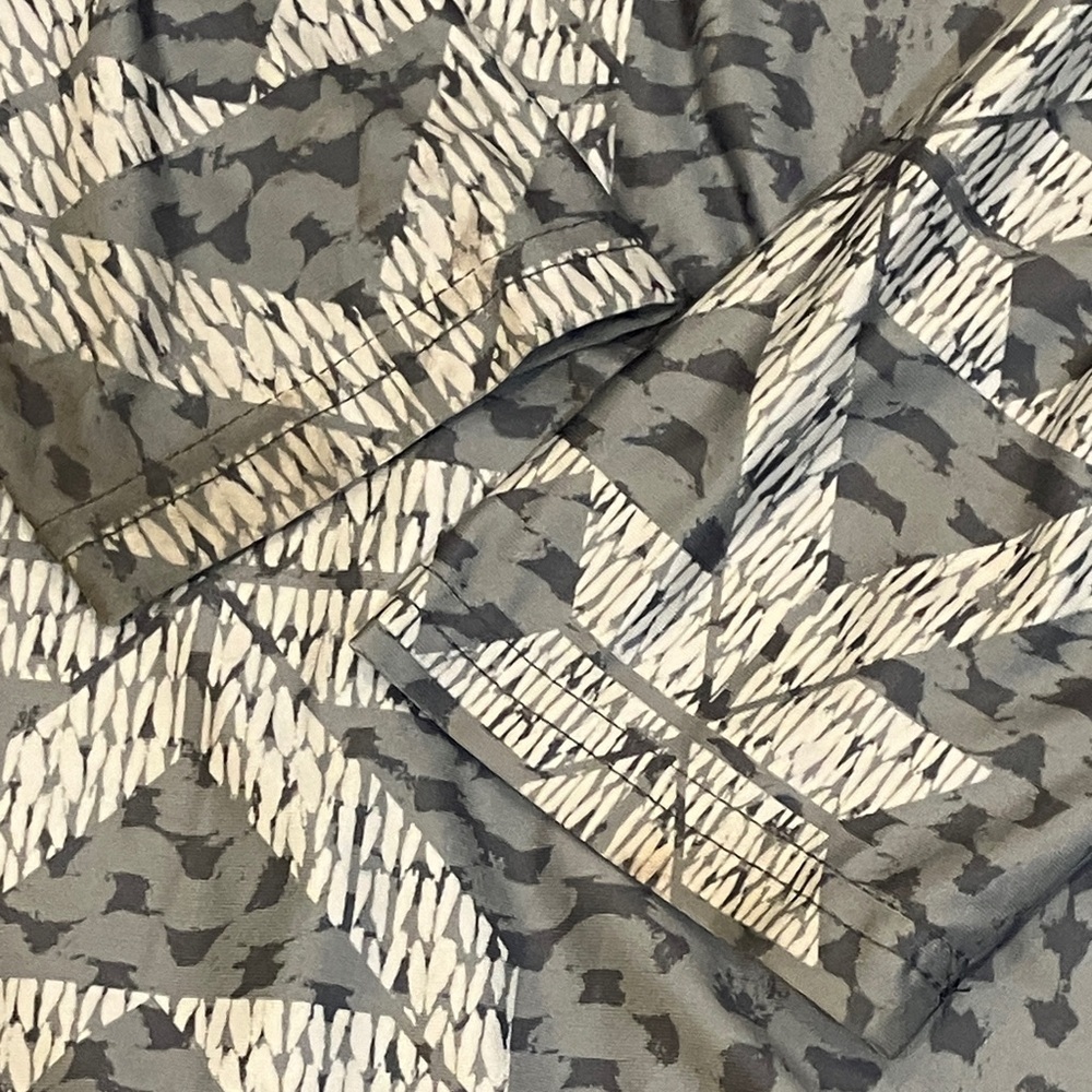 Wm’s small Gray Patterned Tunic Top - Picture 10 of 12